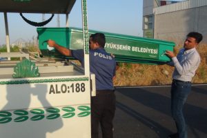 &Ccedil;&ouml;p konteynerinden yeni doğmuş kız bebek cesedi &ccedil;ıktı