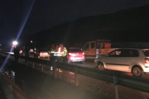 İzmir-Manisa karayolu ulaşıma kapandı