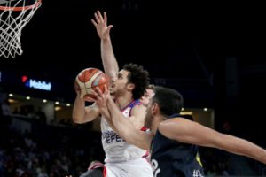 Anadolu Efes, Fenerbah&ccedil;e'yi devirdi!