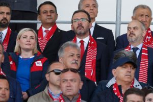 Bakan Kasapoğlu: "Gen&ccedil;lerimiz bizlere gelecek i&ccedil;in &uuml;mit verdi"
