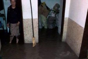Sağanak su baskınlarına neden oldu