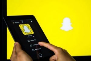 Snapchat cinsiyet değiştirme filtresi ile polisi kandırdılar!