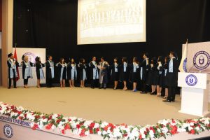 AD&Uuml; Diş Hekimliği Fak&uuml;ltesi ilk mezunlarını verdi