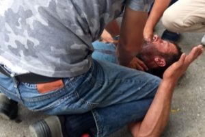 Nişanlısından ayrıldı, otogarda kendi boğazını kesti