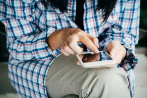 İnternet kullanımında ebeveynler gen&ccedil;leri solladı