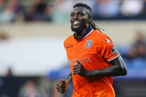 Trabzonspor'dan Adebayor'a yıllık 1 milyon Euro