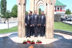 Bakan Akar'ın Azerbaycan ziyareti s&uuml;r&uuml;yor
