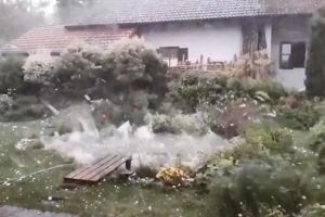 Almanya'yı dolu vurdu