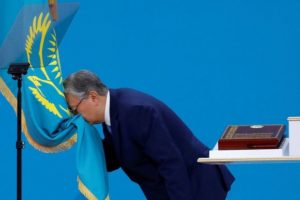 Kazakistan'da se&ccedil;imi kazanan Tokayev yemin etti