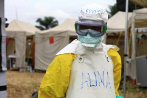 Ebola salgını Uganda'ya da sı&ccedil;radı