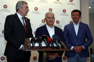 Binali Yıldırım, Sanayi Odası y&ouml;netimi ile toplantında bir araya geldi