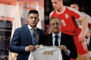 Real Madrid Jovic'i tanıttı