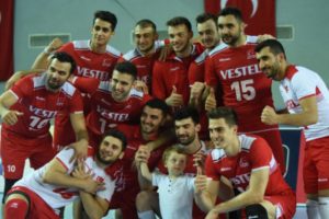 T&uuml;rkiye, D&ouml;rtl&uuml; Final'e y&uuml;kseldi
