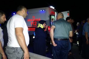 Hafif ticari ara&ccedil; takla attı: 4 yaralı