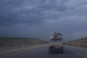 Uşak-K&uuml;tahya karayolunda tehlike sa&ccedil;an ara&ccedil;
