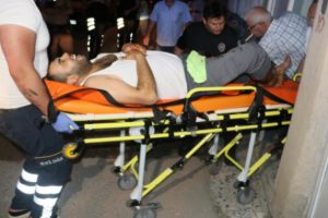 Evinde tartıştığı arkadaşını pompalı t&uuml;fekle vurdu