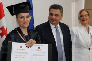 G&uuml;rcistan'da T&uuml;rk bilim kadınına fahri doktora unvanı