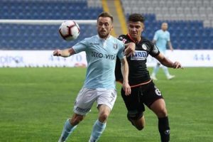 Başakşehir'de Edin Visca gemileri yaktı