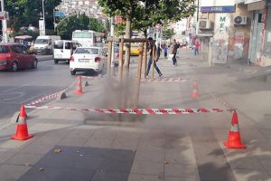 Yeraltından &ccedil;ıkan duman paniğe neden oldu