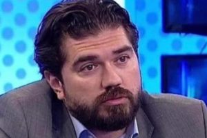 Rasim Ozan K&uuml;tahyalı hakkında yakalama kararı verildi