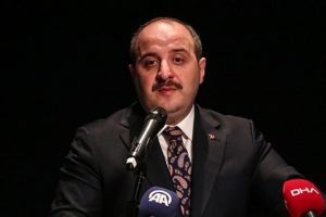 Bakan Varank: "Makine sekt&ouml;r&uuml;m&uuml;ze vereceğiz"