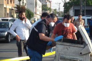&Ccedil;&ouml;pte &ouml;l&uuml; bulunan bebeğin Endonezyalı annesine g&ouml;zaltı