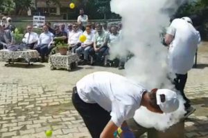Su roketi y&ouml;n değiştirip protokol&uuml; vurdu
