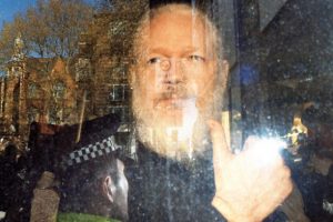 İngiltere, Assange'ın ABD'ye iadesini &ouml;ng&ouml;ren kararı imzaladı