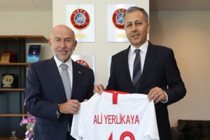 İstanbul Valisi Ali Yerlikaya'dan Nihat &Ouml;zdemir'e ziyaret