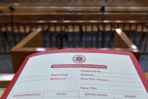 Eşini &ouml;ld&uuml;rtmek isteyen kadına hapis cezası
