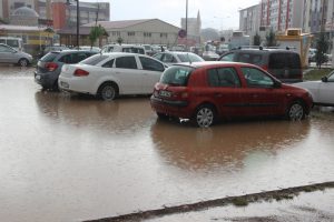 Sivas'ta sağanak hayatı olumsuz etkiledi