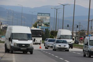 D&uuml;zce'de ara&ccedil; sayısı 111 bine yaklaştı