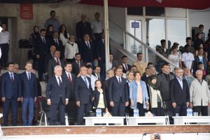 &Ouml;zel &Ccedil;ocuklar yaz şenliklerinde coştu