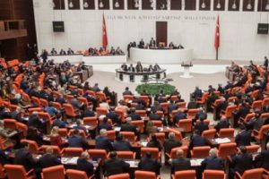 Askerlik teklifinin ilk 2 maddesi kabul edildi