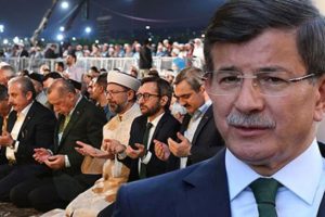Davutoğlu'ndan Erdoğan'ın da katıldığı namaz ile ilgili a&ccedil;ıklama: Doğru bulmadım