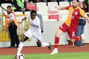 Beşiktaş Diabate i&ccedil;in Leicester'ı bekliyor!
