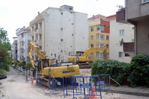 Avcılar'da m&uuml;h&uuml;rlenen iki binadan biri yıkıldı