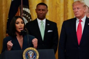 Trump'tan Kardashian'ın hukuk macerasına destek