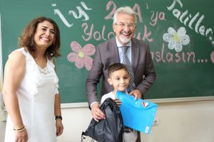 Bursa'da karneler Başkan Erdem'den