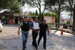 Eski eşinin kayınvalidesini &ouml;ld&uuml;ren ş&uuml;pheli bağ evinde yakalandı