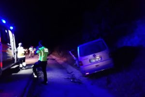 Tıra &ccedil;arpan kamyonetin s&uuml;r&uuml;c&uuml;s&uuml; yaralandı