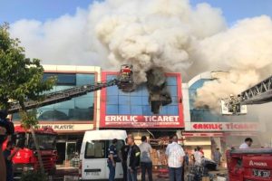 İş yerinde yangın paniği!