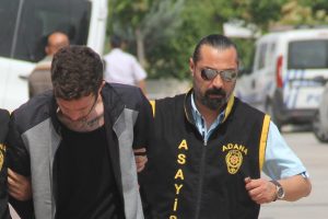 Boynundaki d&ouml;vme yakalattı