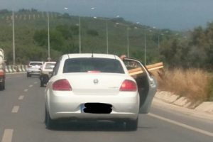 Bursa'da otomobille kereste taşıdılar