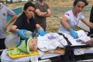 Pencereden d&uuml;şen bebek ağır yaralandı