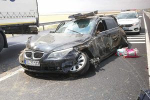 Iraklı ailenin otomobili takla attı: 5 yaralı