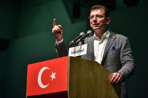 İmamoğlu sandık g&ouml;revlileriyle buluştu