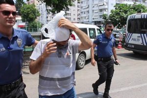 Cep telefonuyla kadını g&ouml;r&uuml;nt&uuml;leyen ş&uuml;pheliye ev hapsi