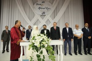 Cumhurbaşkanı Erdoğan nikah t&ouml;renlerine katıldı