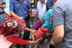S&ouml;zleri kan dondurdu: &Ccedil;ocuğu yere &ccedil;arparım